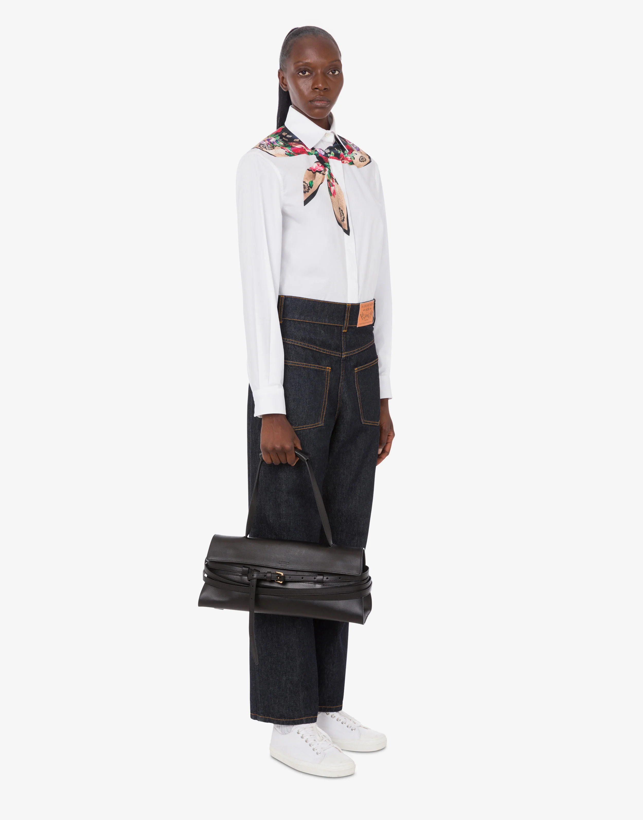 Moschino Tie Me Shoulder Bag - Image 5